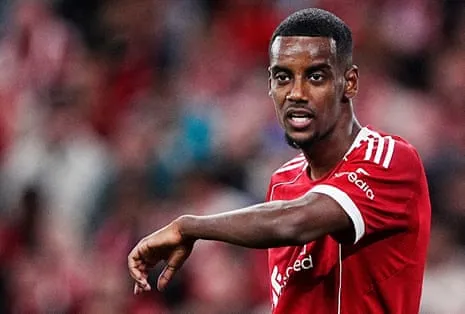 Alexander Isak's First Appearance Delivers Star Power Amid Noticeable Rust