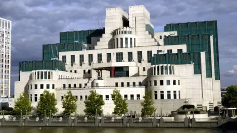 The UK's Secret Intelligence Service Launches Dark Web Portal to Recruit Intelligence Sources in Russia
